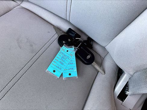 Used 2013 Ford Edge SE FWD image 15