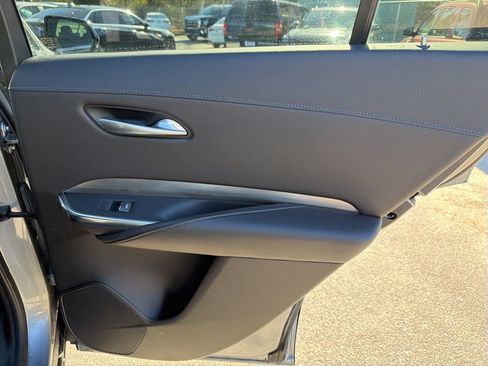 Used 2025 Cadillac XT4 Premium Luxury image 27