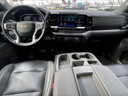 Used 2024 Chevrolet Silverado 2500 LTZ AWD/4WD image 16