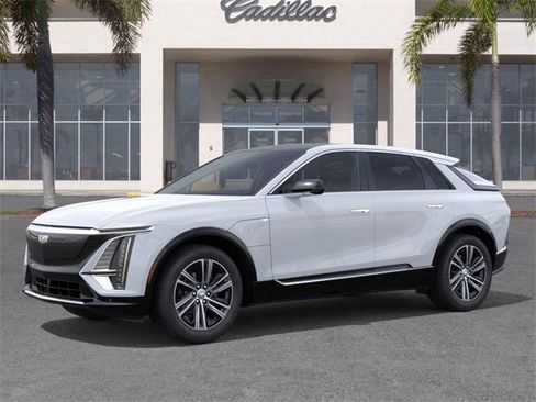 New 2026 Cadillac Lyriq Premium Luxury image 2