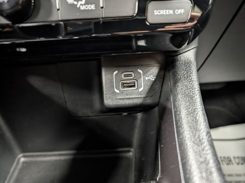 Used 2024 Jeep Compass Latitude image 18