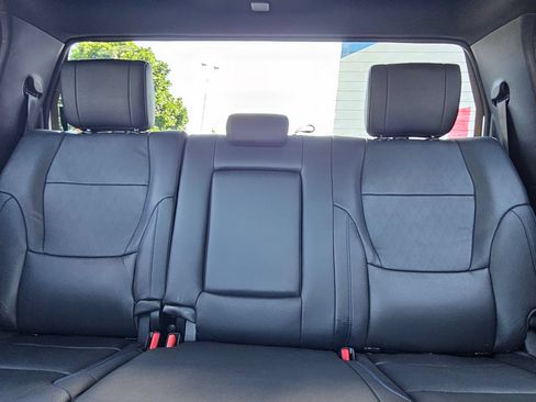Used 2023 Toyota Tundra Platinum AWD/4WD image 25