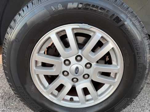 Used 2011 Ford Expedition EL XL image 21