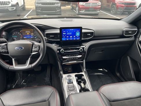 Used 2022 Ford Explorer ST-Line image 25