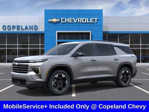 New 2027 Chevrolet Traverse LT w/ Sun and Wheel Package AWD/4WD image 2