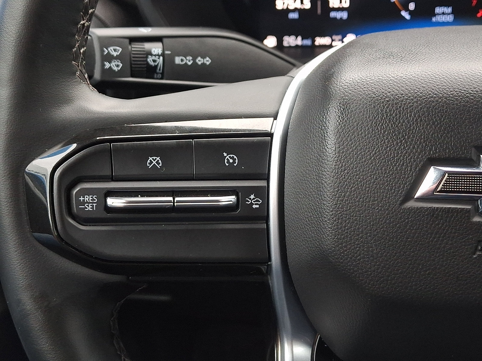 Used 2025 Chevrolet Colorado Trail Boss AWD/4WD image 21
