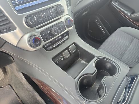 Used 2018 GMC Yukon SLE image 23