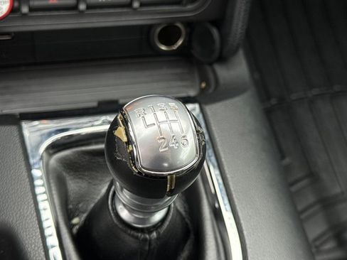 Used 2016 Ford Mustang V6 image 28