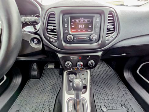 Used 2018 Jeep Compass Latitude w/ Cold Weather Group image 28