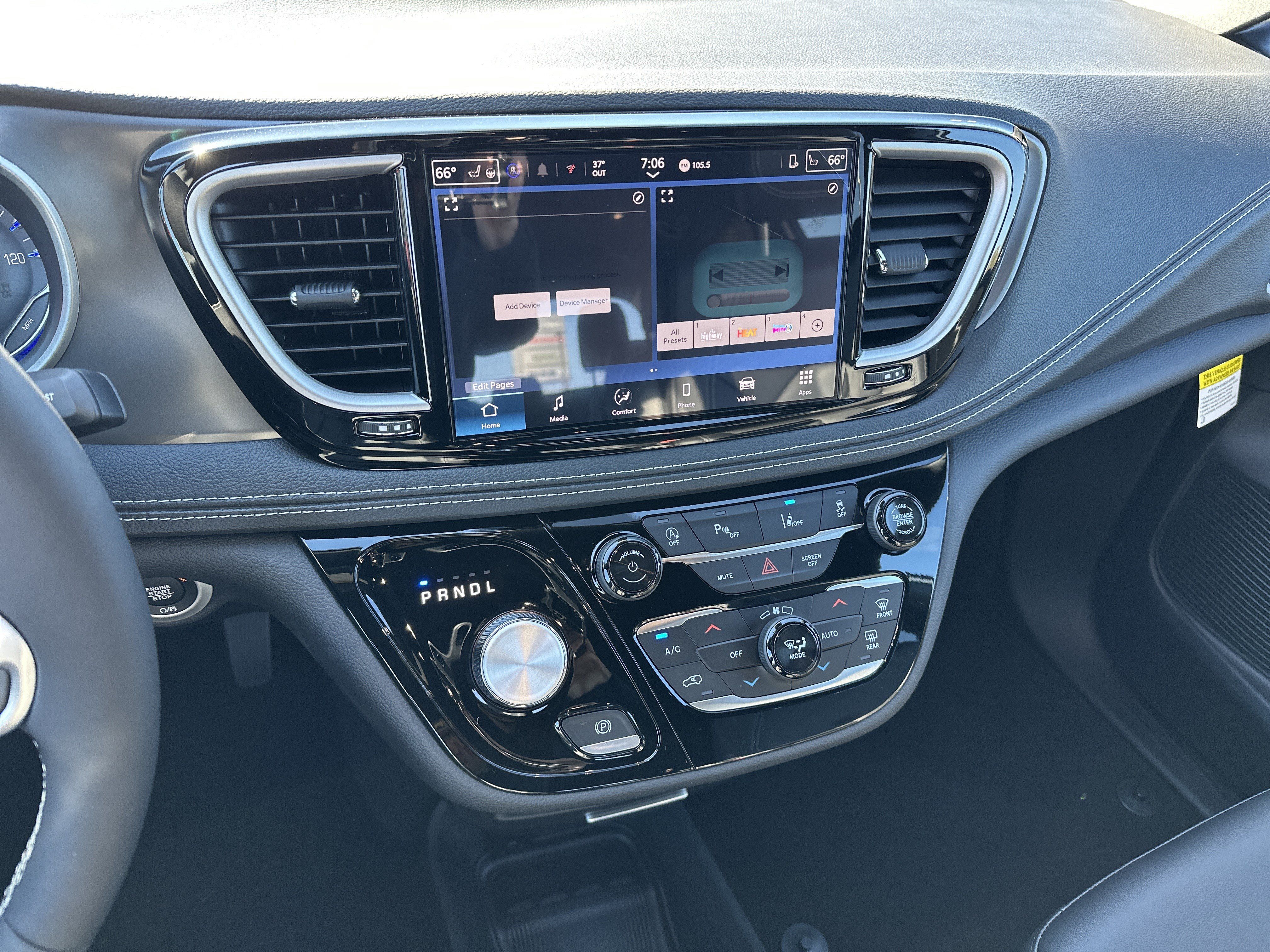 New 2026 Chrysler Pacifica Select FWD image 31
