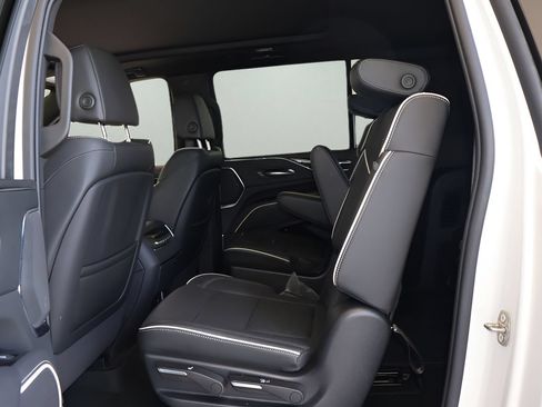 Certified 2022 Cadillac Escalade ESV Sport w/ Touring Package AWD/4WD image 13