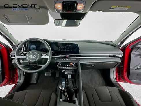 New 2025 Hyundai Elantra SEL image 11