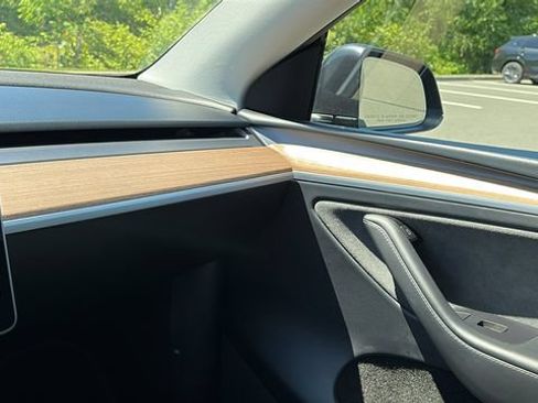 Used 2024 Tesla Model Y Performance AWD/4WD image 18