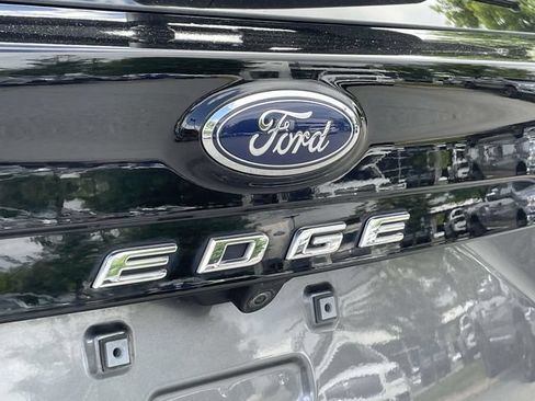 Certified 2024 Ford Edge SEL w/ Convenience Package AWD/4WD image 12