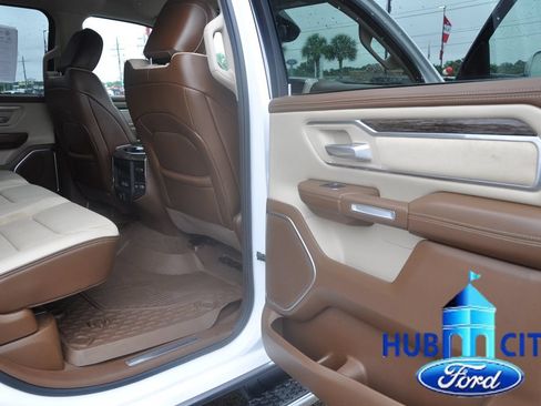 Used 2019 RAM 1500 Laramie AWD/4WD image 15