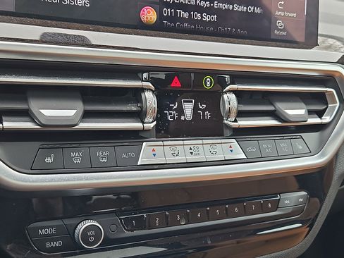 Used 2024 BMW X3 xDrive30i w/ Premium Package image 17