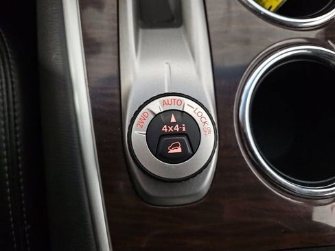 Used 2015 Nissan Pathfinder SL w/ Trailer Tow Package AWD/4WD image 18
