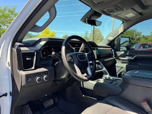 Used 2025 GMC Sierra 3500 Denali w/ Denali Reserve Package AWD/4WD image 11