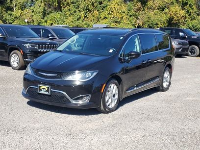 Certified 2017 Chrysler Pacifica Touring-L w/ Tire & Wheel Group