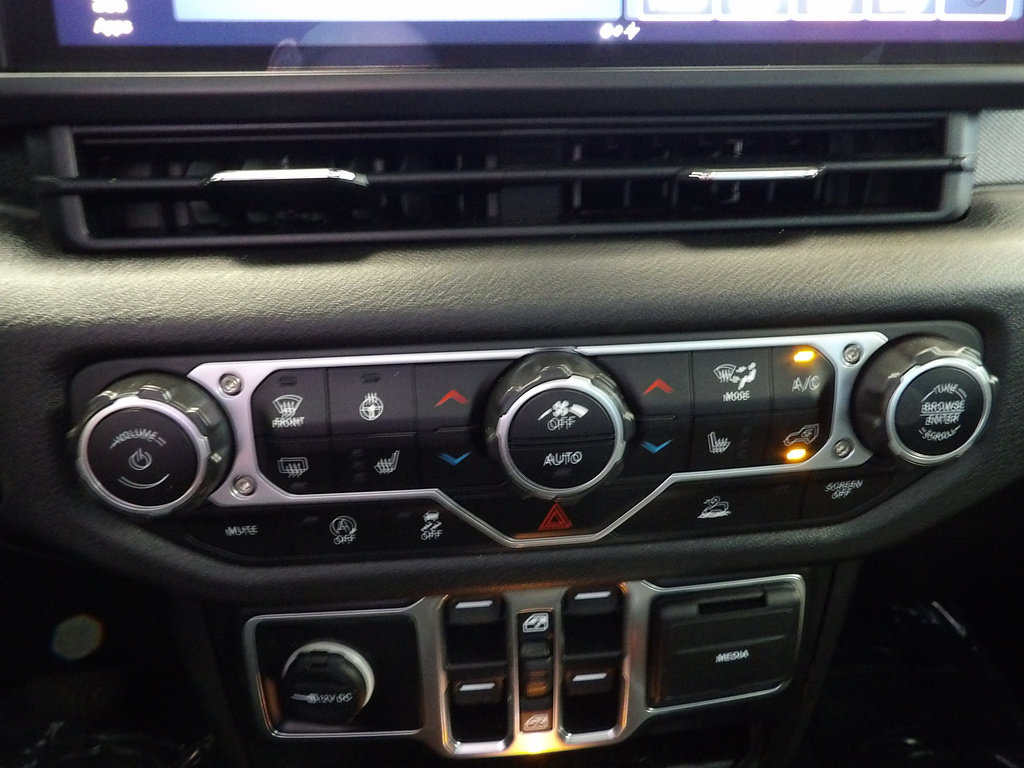 Used 2024 Jeep Wrangler Unlimited Sport AWD/4WD image 35