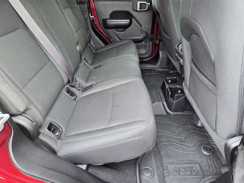 Used 2021 Jeep Gladiator Willys image 19