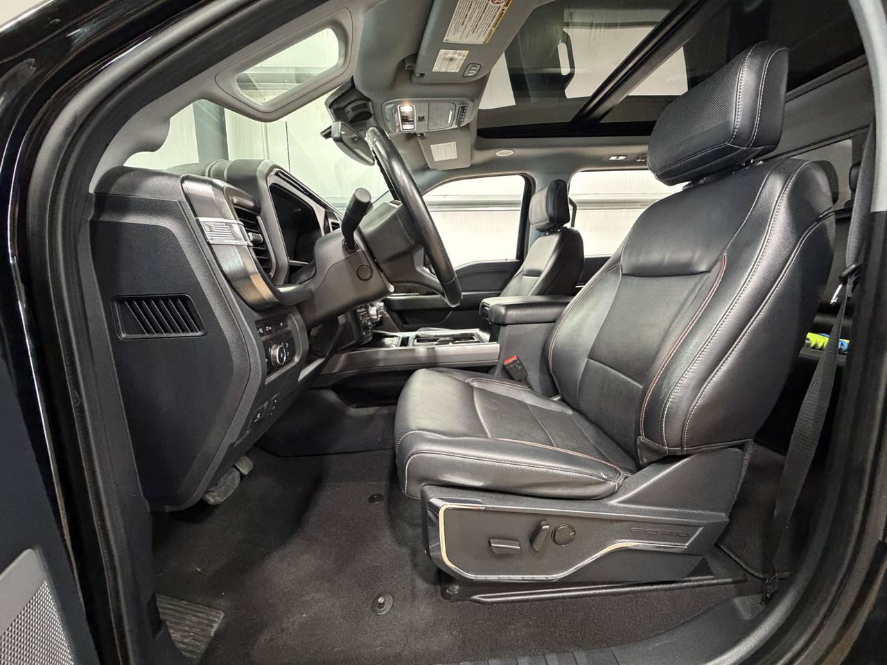 Used 2023 Ford F350 Lariat w/ Lariat Ultimate Package AWD/4WD image 13