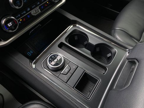 Used 2024 Ford Expedition XLT RWD image 18