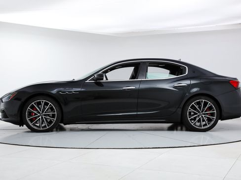 Certified 2023 Maserati Ghibli Modena RWD image 2