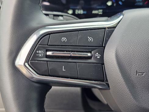 Used 2025 Chevrolet Equinox LT image 20