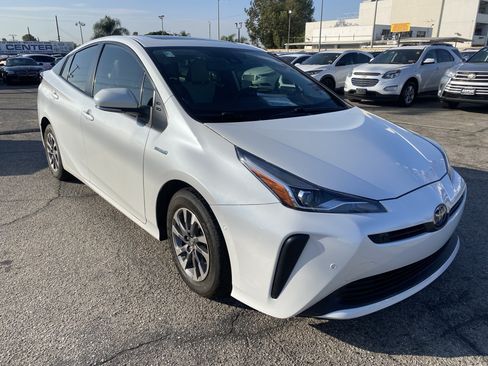Used 2021 Toyota Prius XLE w/ Advanced Technology Package FWD image 7