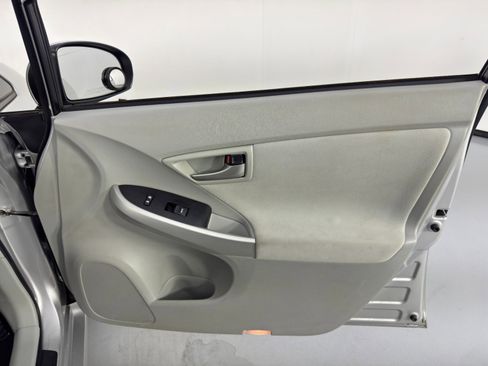 Used 2015 Toyota Prius Two image 36