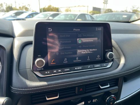 Used 2025 Nissan Rogue SV AWD/4WD image 19