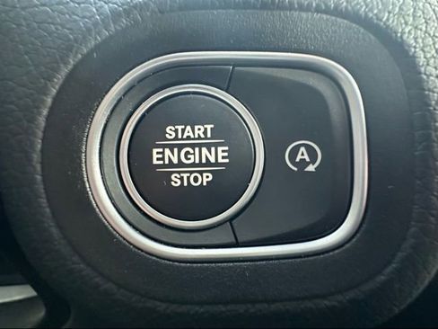 Certified 2025 Mercedes-Benz GLE 450 4MATIC image 24