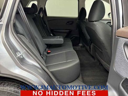 Used 2023 Nissan Rogue S image 17