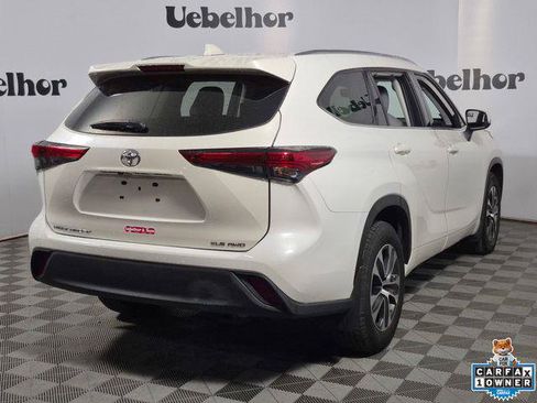 Certified 2021 Toyota Highlander XLE AWD/4WD image 7