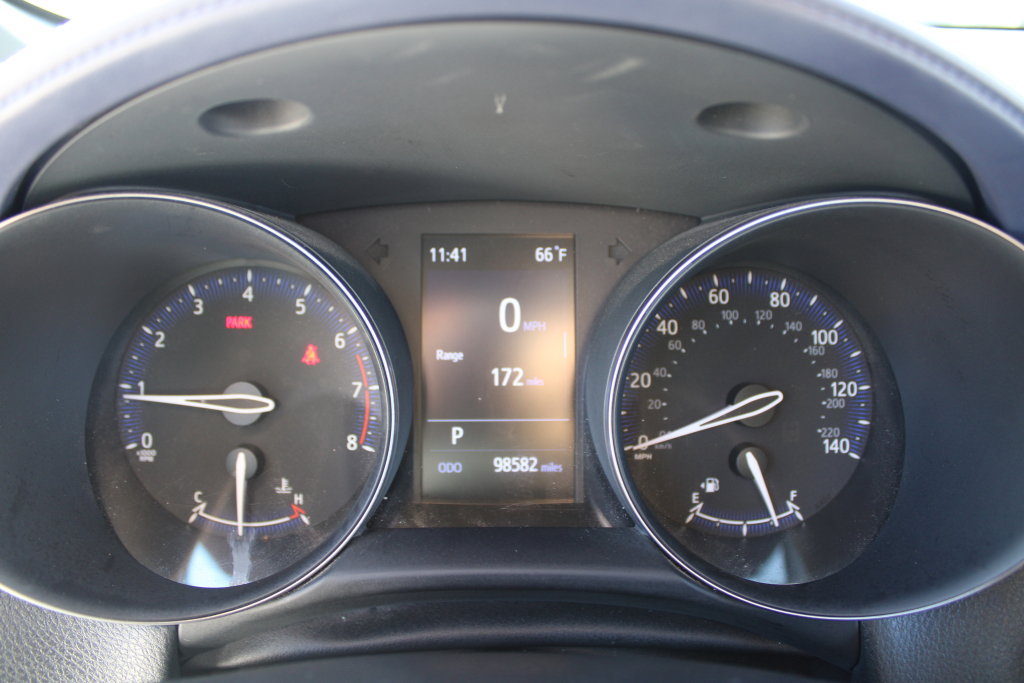 Used 2020 Toyota C-HR XLE FWD image 22