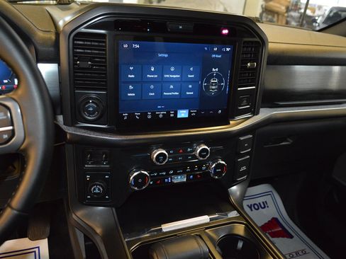 Used 2025 Ford F150 Lariat AWD/4WD image 19