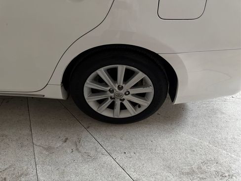 Used 2014 Toyota Camry XLE image 17