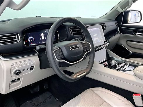 Used 2022 Jeep Wagoneer Series I RWD image 16