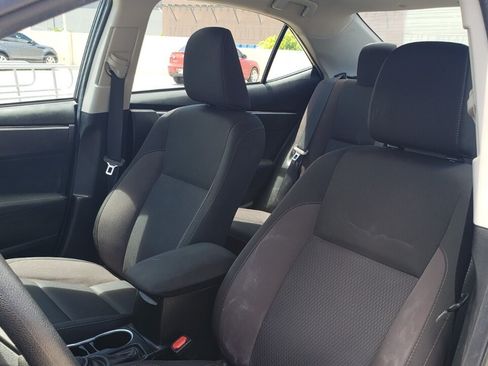 Used 2018 Toyota Corolla LE FWD image 11