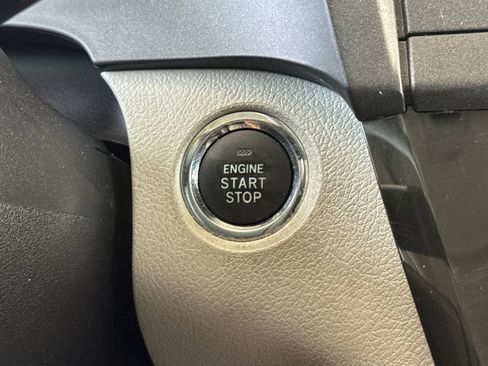 Used 2020 Toyota Sienna LE w/ LE Preferred Package FWD image 26
