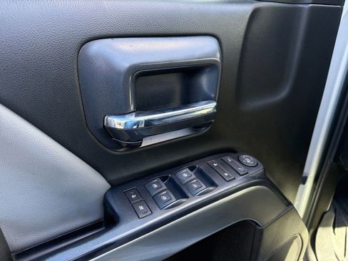 Used 2019 Chevrolet Silverado 2500 LT AWD/4WD image 11