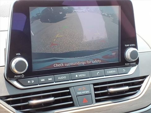 Used 2025 Nissan Altima 2.5 SV FWD image 24