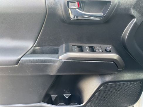 Used 2021 Toyota Tacoma TRD Sport image 19