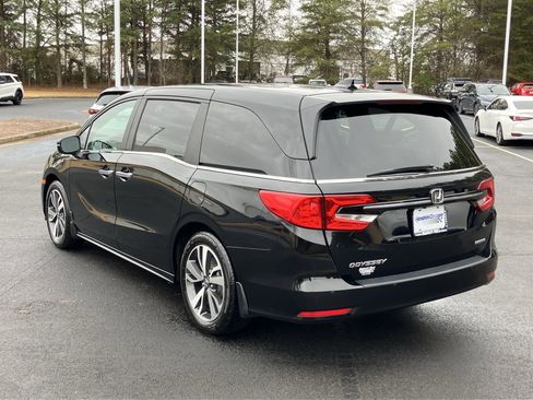 Certified 2024 Honda Odyssey Touring image 8