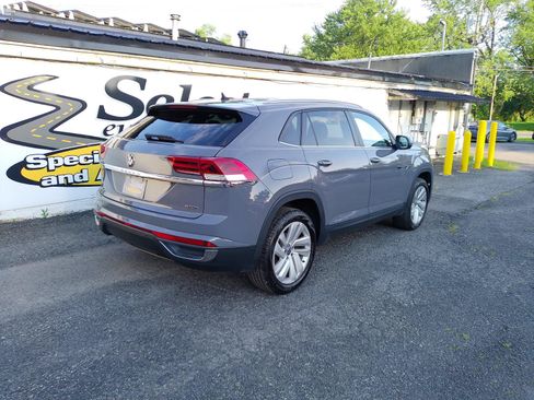 Used 2020 Volkswagen Atlas Cross Sport SE AWD/4WD image 3