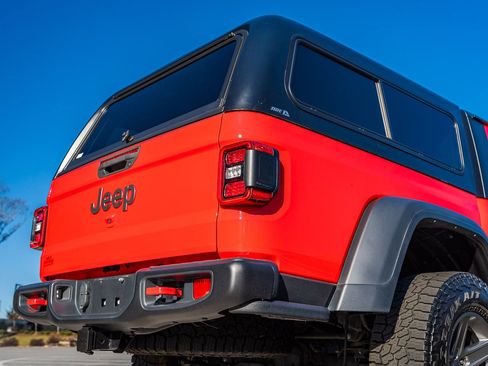 Used 2023 Jeep Gladiator Rubicon w/ LED Lighting Group image 15