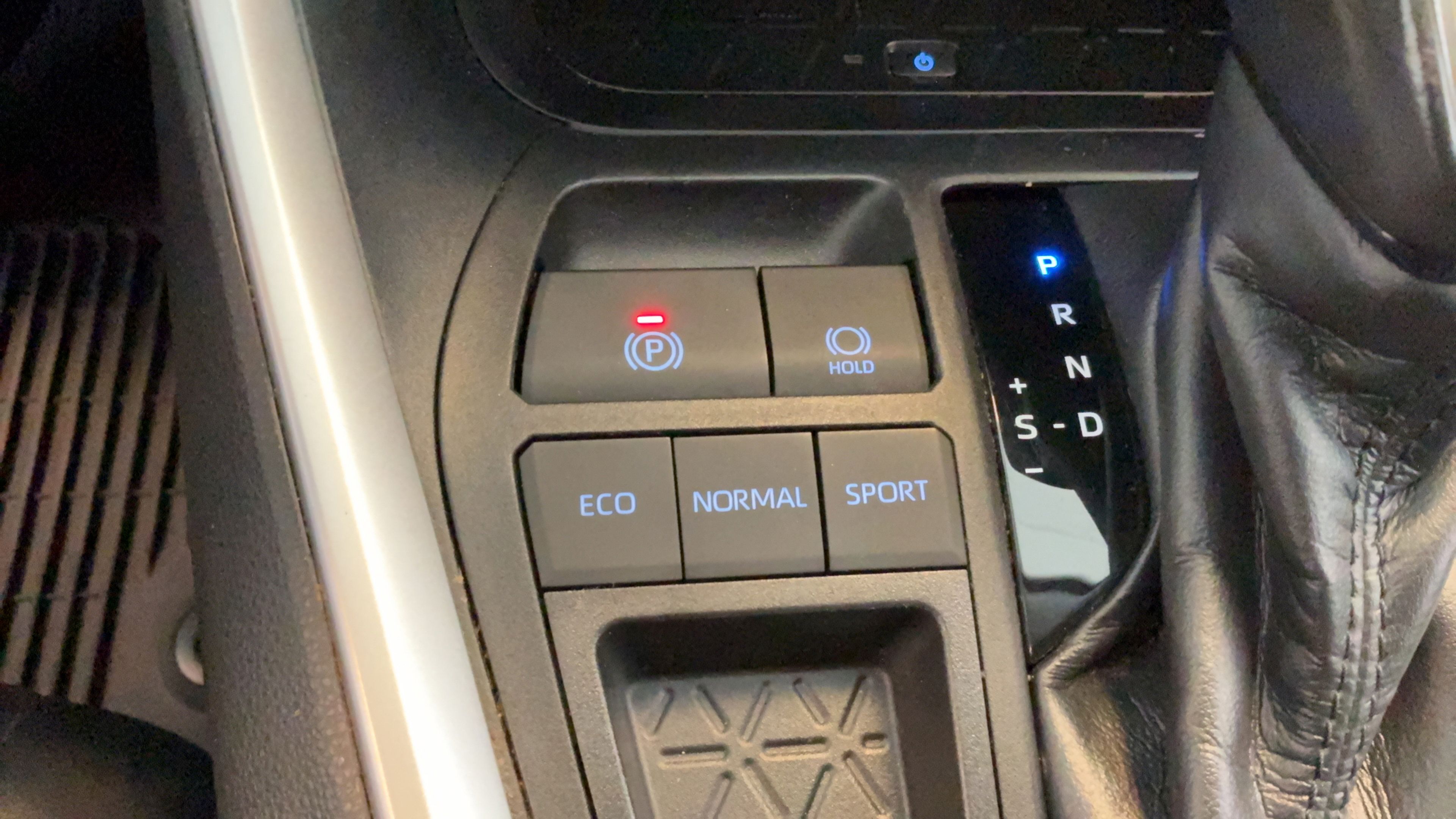 Used 2019 Toyota RAV4 XLE Premium w/ Advanced Technology Package FWD image 20
