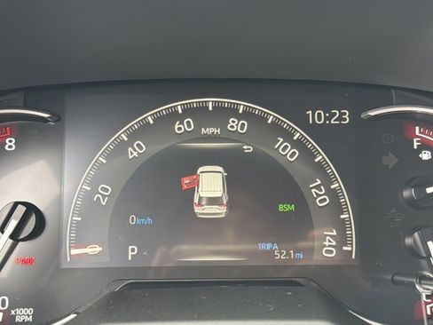 Used 2025 Toyota RAV4 XLE w/ Convenience Package image 14