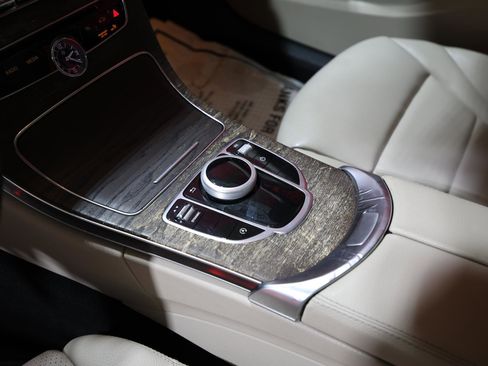 Used 2018 Mercedes-Benz C 300 Sedan image 21